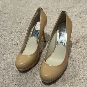 Michael Kors hells, nude size 8.5